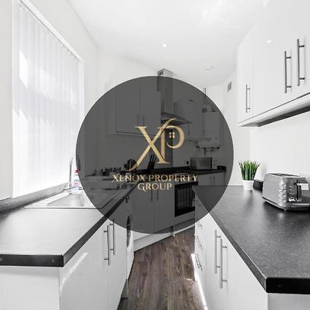 Modern Equipped 4 Bedroom House In Central Stoke-Free Parking Ngoại thất bức ảnh