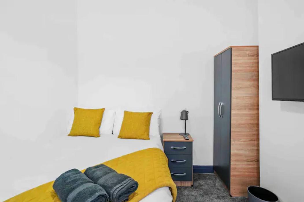 Modern Equipped 4 Bedroom House In Central Stoke-Free Parking Ngoại thất bức ảnh